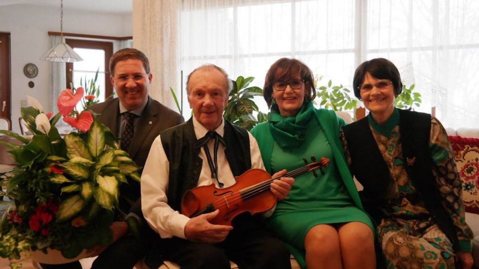 Geburtstag 100jähriger Gruppenbild