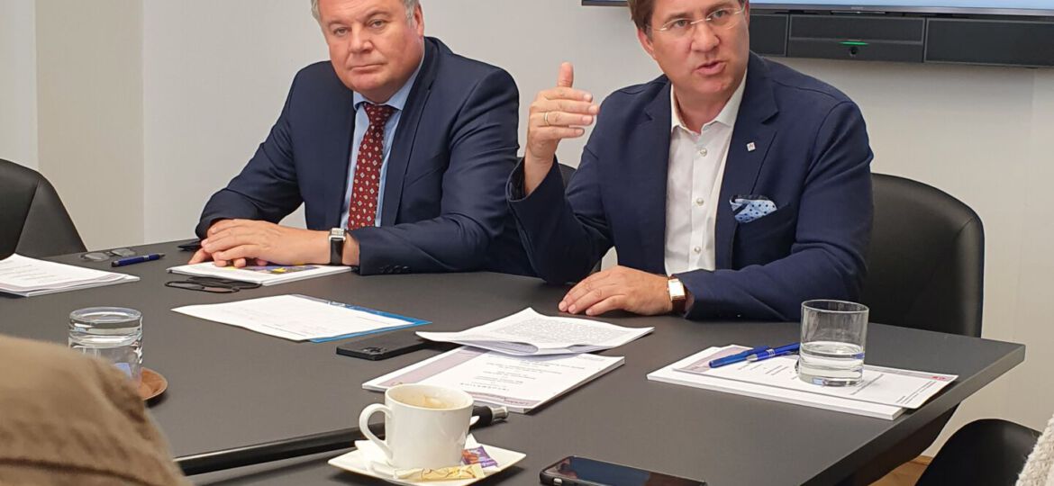 Dr. Andreas Rabl und LR Steinkellner bei einer Pressekonferenz