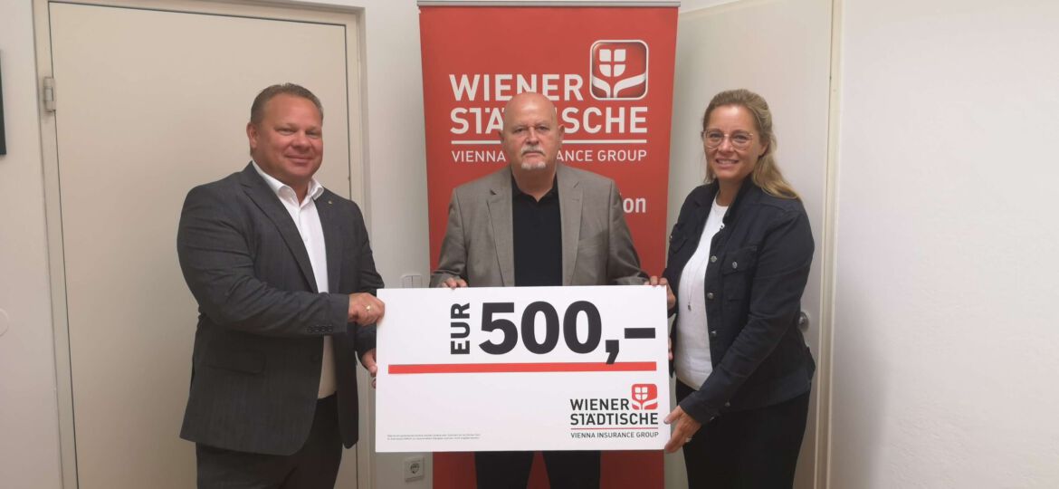 Scheckübergabe WS 2022