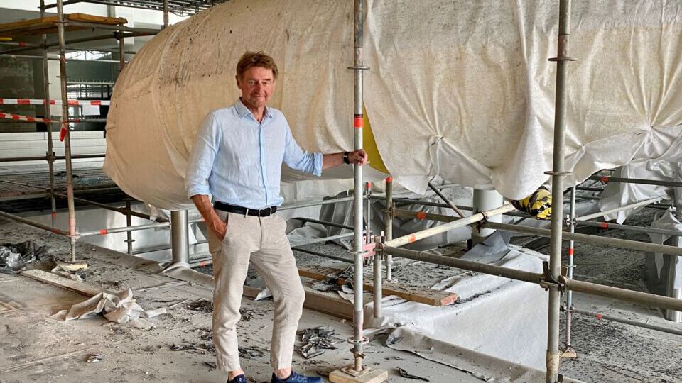 Vizebürgermeister Gerhard Kroiß auf der Baustelle im Welldorado