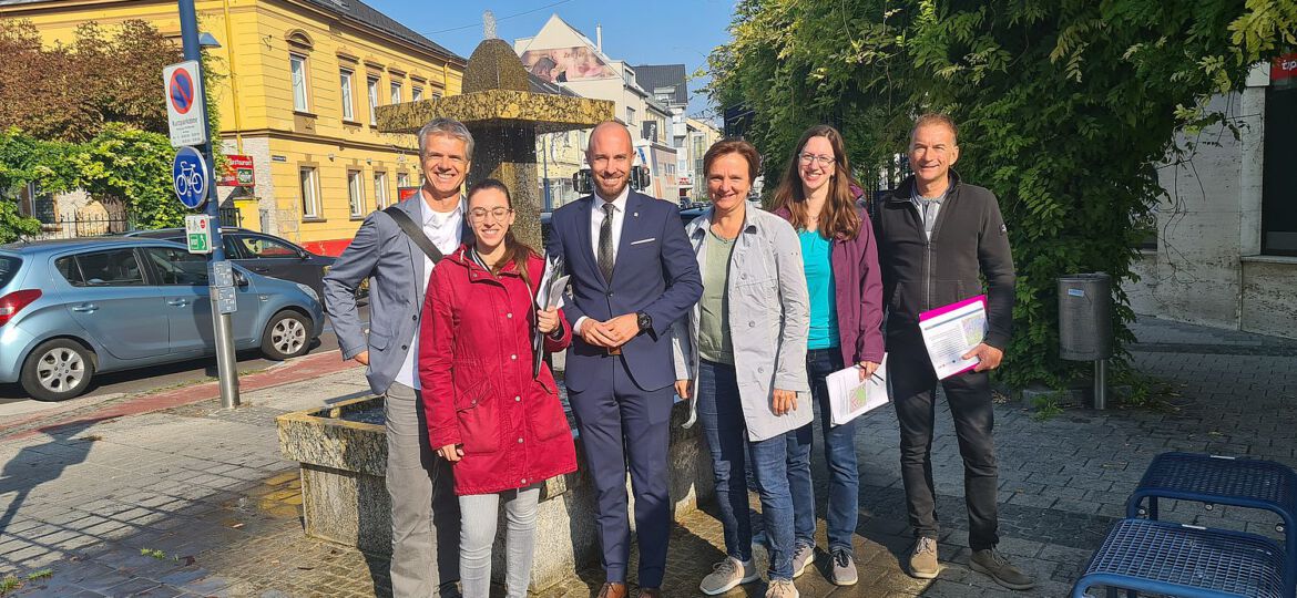 V.l. Dipl.-Ing. Ingo Fellinger (Dienststelle Stadtentwicklung), Dipl.-Ing. Evelyn Ersthofer (CIMA Bera-tung + Management GmbH), Stadtrat Ralph Schäfer, MSc, Dipl.-Ing. Renate Fuxjäger (Regionalma-nagement OÖ Gmbh), Dipl.-Ing. Elisabeth Wagner (Hinterwirth Architekten ZT OG) sowie Mag. Ste-fan Lettner (CIMA Beratung + Management GmbH).