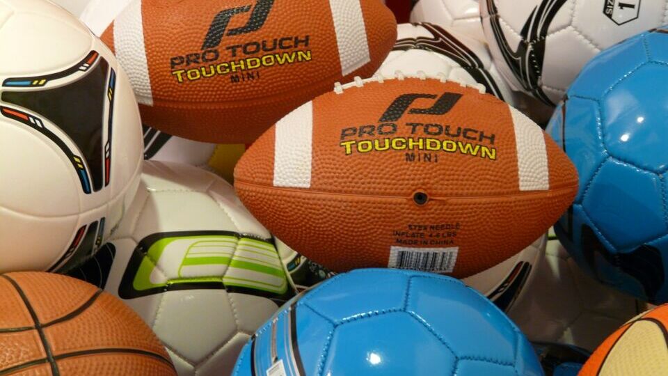 Fußball und Football