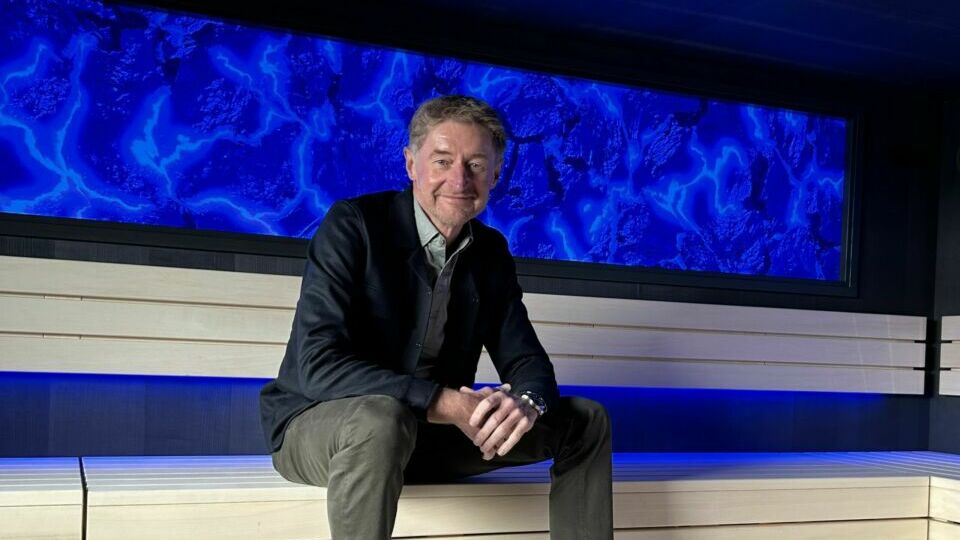 Vizebürgermeister Kroiß in der neuen Außensauna im Welldorado