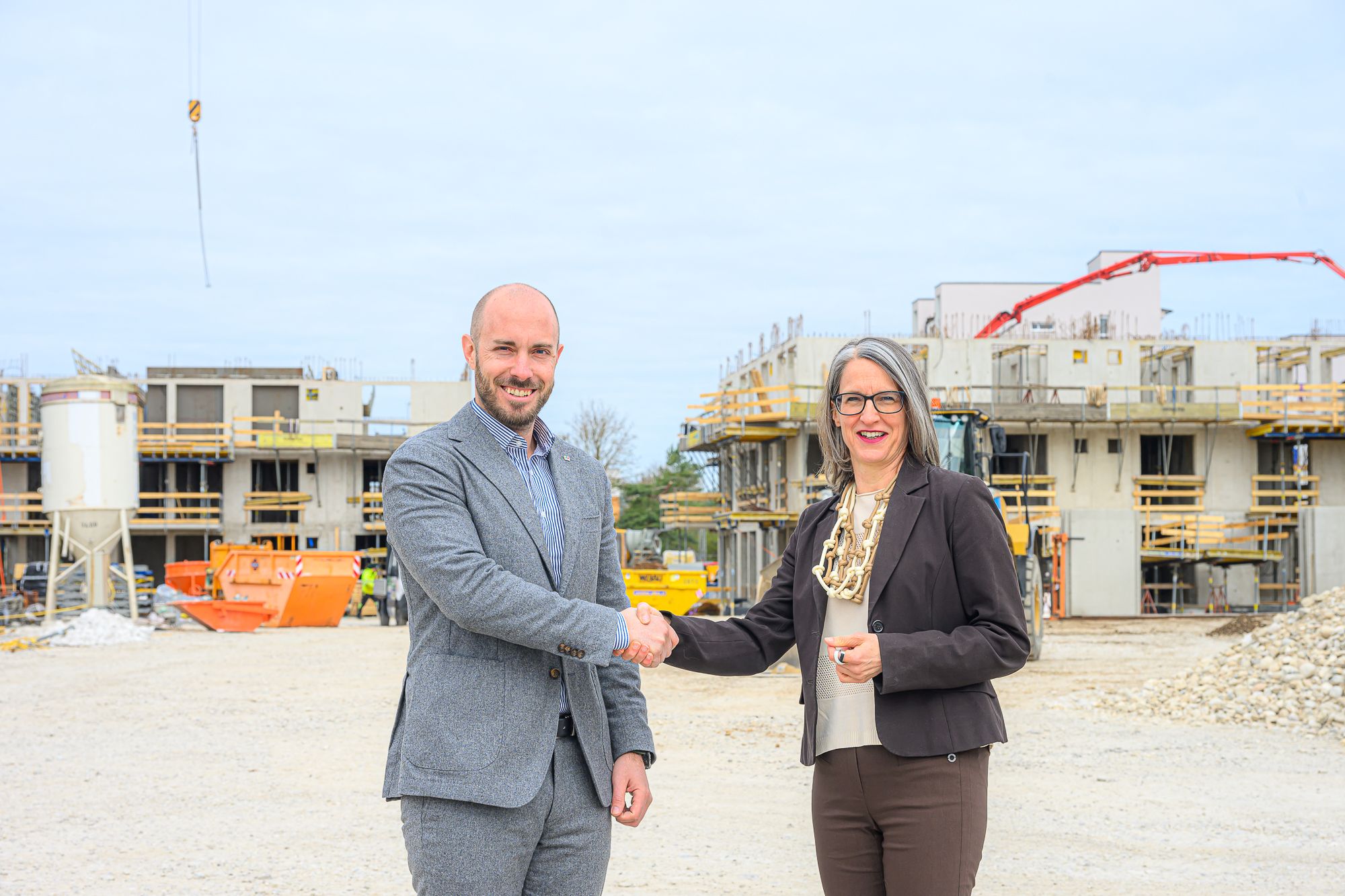 StR. Ralph Schäfer mit Obmann-Stellvertreterin Mag. Nicola Moser (Genossenschaft Familie)